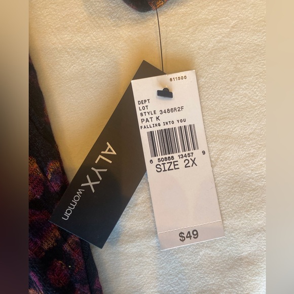 NWT Alyx Woman Falling into You Patterned Flowy Shirt - Picture 3 of 4